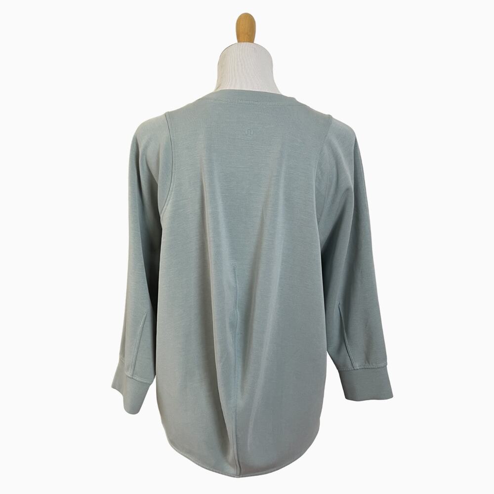 Lululemon Softstreme Draped Back Crew‎ Pullover Top Size 8 Green Silver Blue
